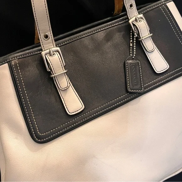 Coach - Picture 2 of 14